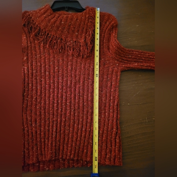Alfred Dunner Red Speckled Fringe Collar Sweater Size Medium - Picture 7 of 9